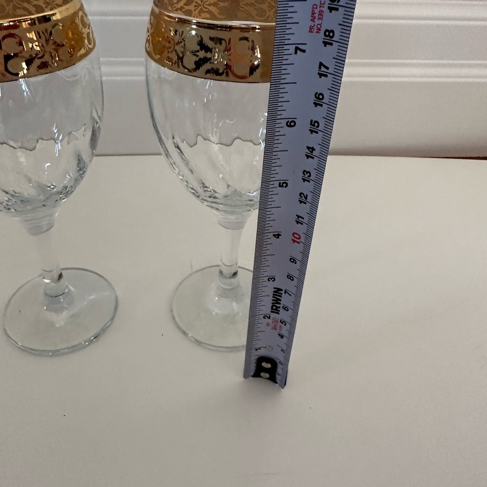 Elegant Gold Rimmed Wine Glass Set - Picture 2 of 6
